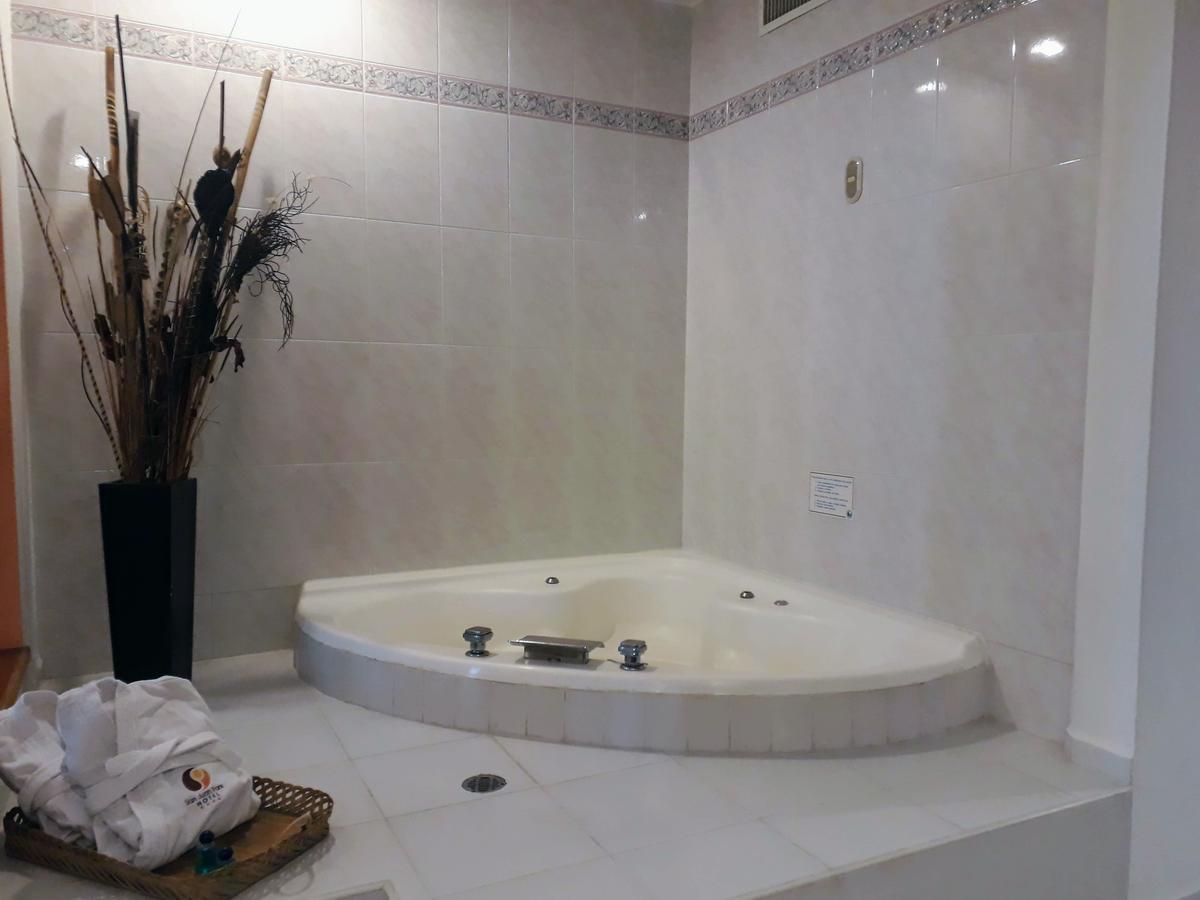 San Juan Park Hotel San Juan del Río Exterior foto A whirlpool bathtub